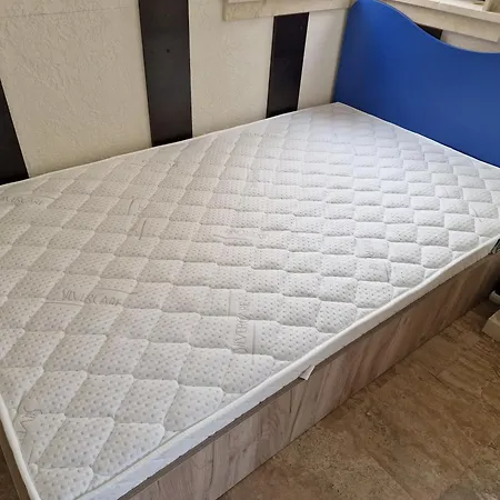 Amara Σάνι Μπιτς