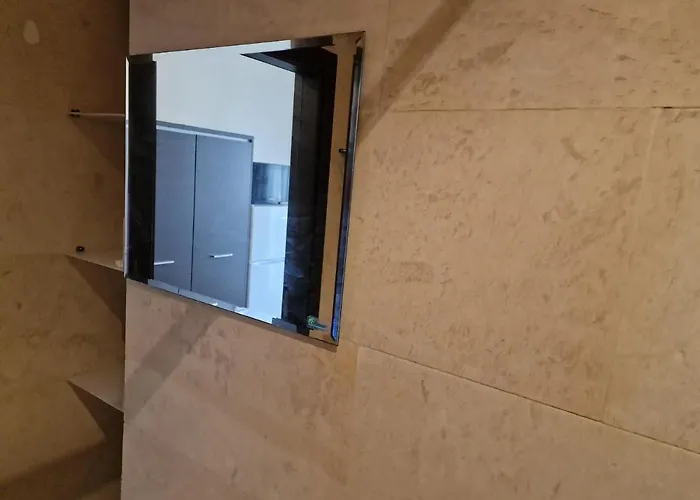 Amara ساني بيتش