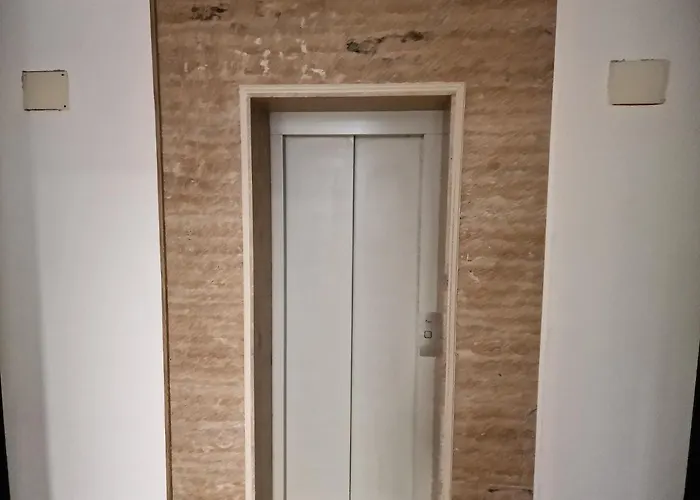 Amara ساني بيتش