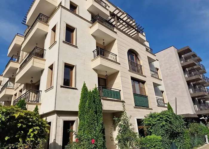 Amara ساني بيتش